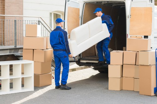 Packing and loading support for an apartment relocation in Tobelgium